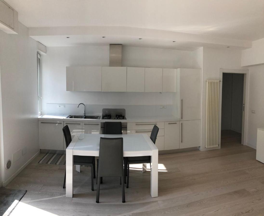 Bright & Spacious Apartment Near Navigli - Ponti Milan Extérieur photo